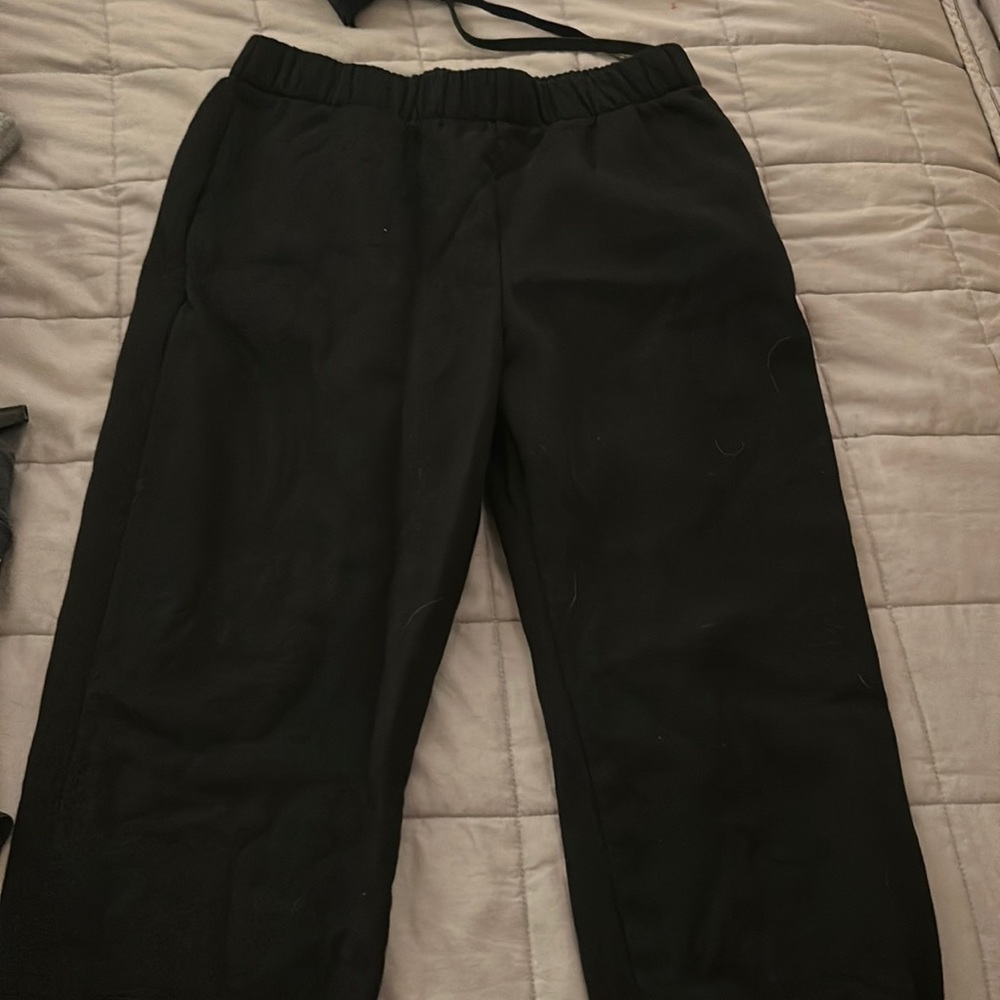 black sweatpants